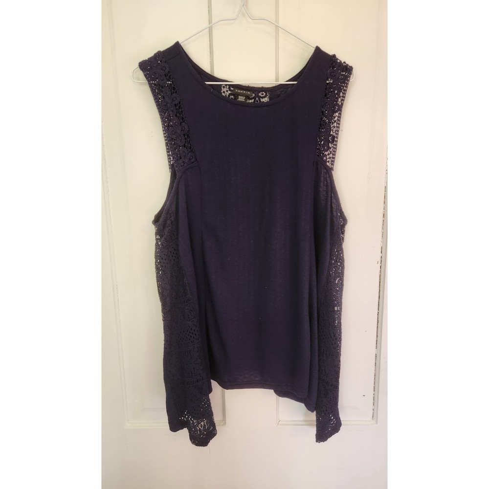 3/$25! Torrid Sleeveless Slit Back Navy Blue Tank Size 0